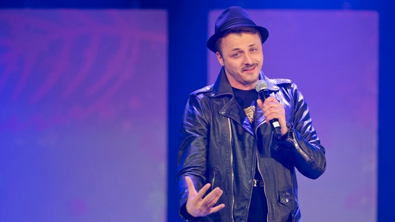 Daniel Kajmakoski singt bei Eurovision in Concert in Amsterdam © NDR Foto: Rolf Klatt