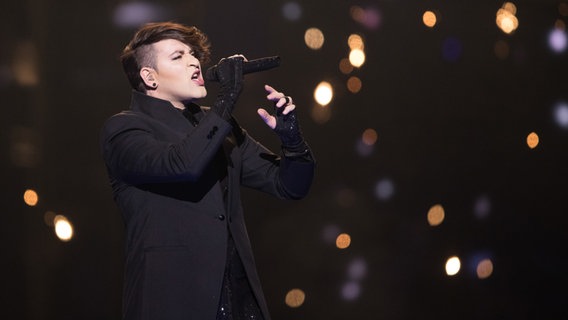 Sänger Hovi Star aus Israel auf der ESC Bühne. © NDR Foto: Rolf Klatt