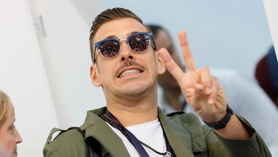 Francesco Gabbani im Backstage-Bereich des Pressezentrums in Kiew. © Eurovision.tv Foto: Andres Putting