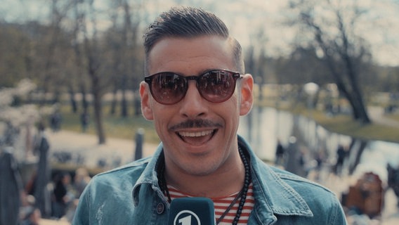 Italiens ESC-Teilnehmer Francesco Gabbani © NDR 