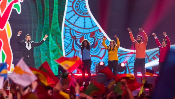 Francesco Gabbani auf der Bühne beim Finale in Kiew. © NDR / Rolf Klatt Foto: Rolf Klatt