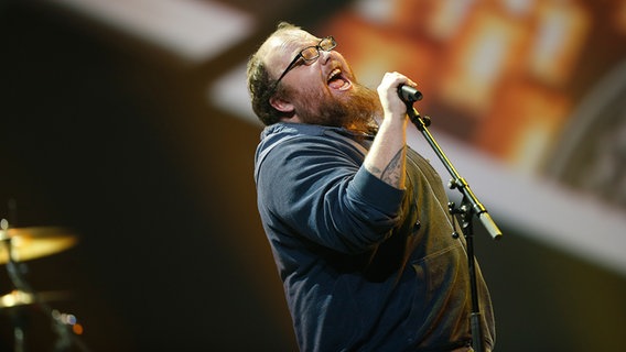 Andreas Kümmert auf der Bühne beim deutschen ESC-Vorentscheid. © NDR Foto: Rolf Klatt