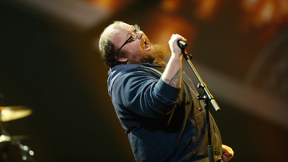 Andreas Kümmert auf der Bühne beim deutschen ESC-Vorentscheid. © NDR Foto: Rolf Klatt