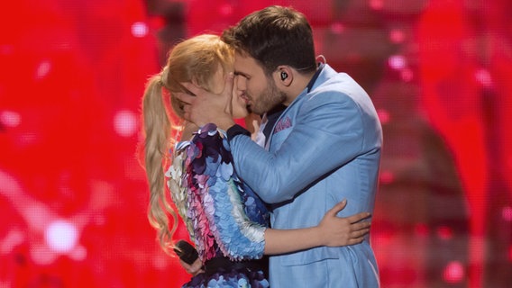 Monika Linkytė und Vaidas Baumila auf der ESC-Bühne. © NDR Foto: Rolf Klatt