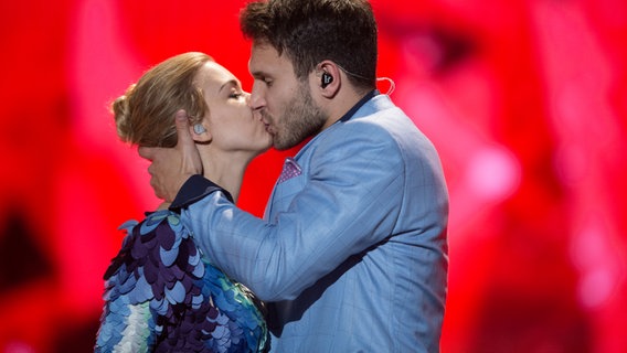 Monika Linkytė und Vaidas Baumila auf der ESC-Bühne. © NDR Foto: Rolf Klatt