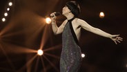 Die Sängerin Monika Liu auf der ESC-Bühne in Turin. © EBU Foto: Corinne Cumming