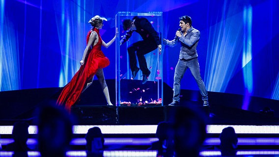 Farid Mammadov bei einem Probenauftritt im Malmö © EBU Foto: Dennis Stachel