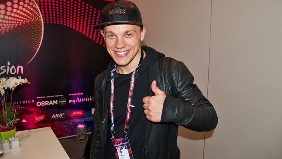 Eduard Romanyuta im Interview mit eurovision.de © NDR Foto: Irving Wolther