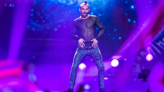 Slavko Kalezić auf der Bühne beim 1. Halbfinale © NDR / Rolf Klatt Foto: Rolf Klatt