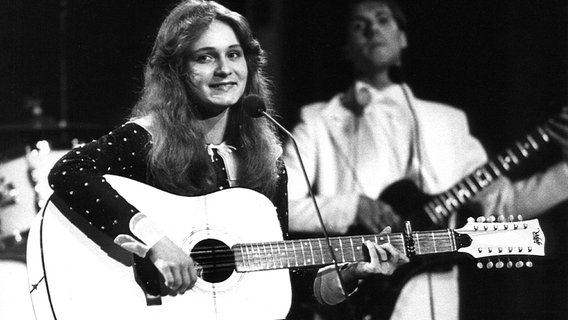 Nicole singt beim Grand Prix de la Chanson d'Eurovision im britischen Harrogate 1982 - und holt den ersten Sieg für Deutschland.  Foto: Lehtikuva Oy