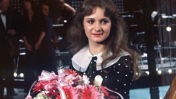 Nicole nach ihrem Sieg beim deutschen Vorentscheid im März 1982. © picture alliance Foto: Frank Mächler