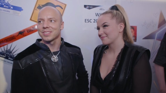 Fred Buljo und Alexandra Rotan von KEiiNO aus Norwegen backstage beim ESC 2019.  