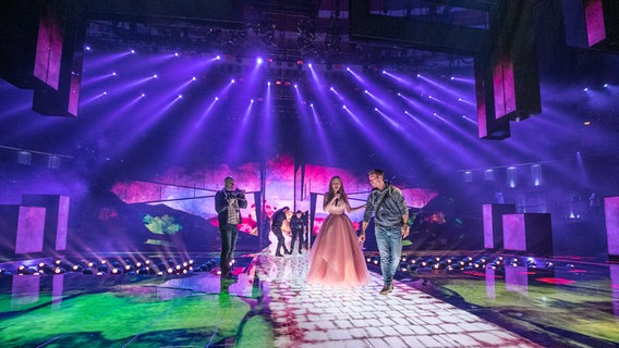 Zoë bei der ersten Probe auf der großen Bühne. © eurovision.tv Foto: Andres Putting (EBU)