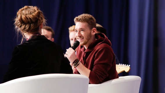 Nathan Trent im Backstage-Bereich des Messezentrums in Kiew. © Eurovision.tv Foto: Thomas Hanses