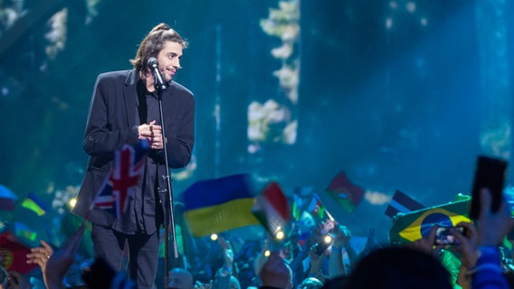 Salvador Sobral auf der Bühne beim 1. Halbfinale © NDR / Rolf Klatt Foto: Rolf Klatt