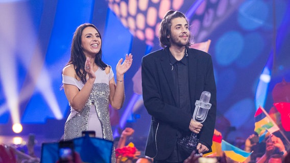 Salvador Sobral gewinnt den ESC 2017 Salvador Sobral gewinnt den ESC 2017 © NDR / Rolf Klatt Foto: Rolf Klatt