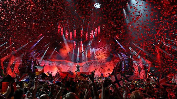 Cezar für Rumänien auf der Bühne beim ESC 2013. © NDR Foto: Rolf Klatt