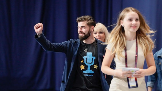 Ilinca und Alex Florea im Backstage-Bereich des Messezentrums in Kiew. © Eurovision.tv Foto: Andres Putting