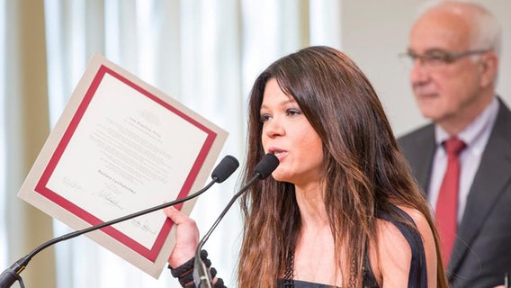 Ruslana spricht auf der Verleihung des Lew-Kopelew-Preises © Bernd-Michael Maurer Foto: Bernd-Michael Maurer