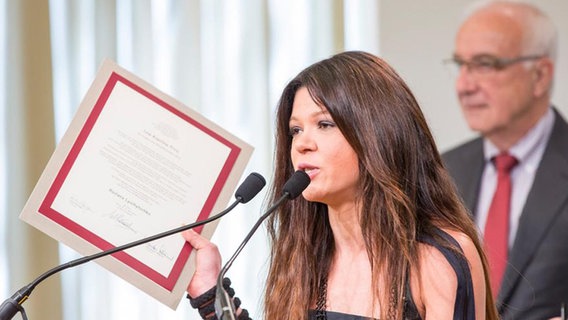 Ruslana spricht auf der Verleihung des Lew-Kopelew-Preises Ruslana spricht auf der Verleihung des Lew-Kopelew-Preises © Bernd-Michael Maurer Foto: Bernd-Michael Maurer