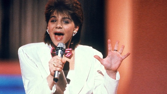 Sandra Kim gewinnt 1986 den ESC für Belgien. © picture-alliance / dpa Foto: Lehtikuva Ari Ojala