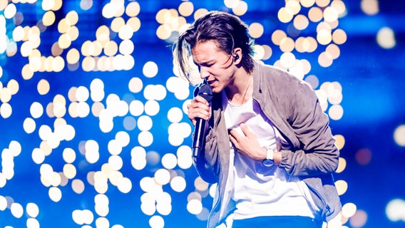 Frans auf der Bühne der Globe-Arena in Stockholm. © eurovision.tv Foto: Andres Putting (EBU)