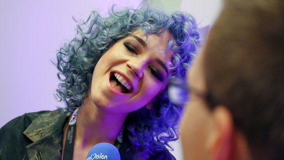 Rykka aus der Schweiz im Backstage-Bereich von Stockholm. © eurovision.tv Foto: Andres Putting (EBU)