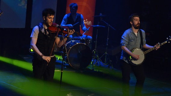 Sebalter aus der Schweiz tritt beim Konzert Eurovision in Concert in Amsterdam auf © NDR Foto: Patricia Batlle