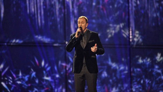 Sergej Ćetković aus Montenegro auf der Bühne bei den Proben zum 1. ESC-Halbfinale in Kopenhagen © eurovision.tv Foto: Sander Hesterman / Thomas Hanser