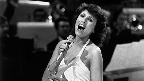 Ireen Sheer tritt im Jahr 1978 beim ESC in Paris für Deutschland auf. © Picture-Alliance / dpa 