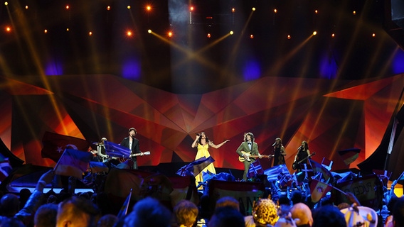 El Sueño de Morfeo und Band auf der Bühne vor dem Publikum beim ESC 2013. © NDR Foto: Rolf Klatt