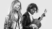 Das niederländische Duo Ilse DeLange und Waylon alias The Common Linnets © Avrotros/Michel Mölder 