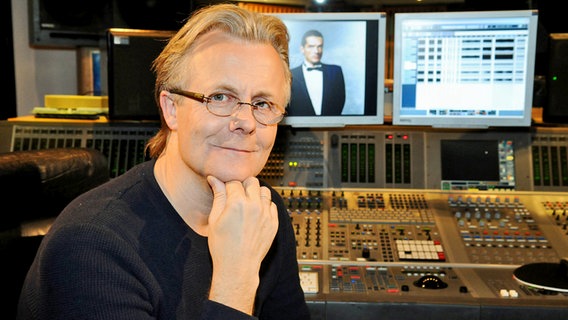 Thomas Rabitsch hat den Song für Österreich 2011 komponiert: "The Secret Is Love" © ORF/Hubert Mican 