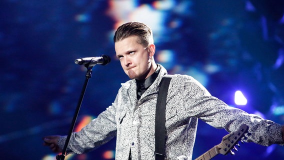 O.Torvald tritt mit "Time" auf die ESC-Bühne in Kiew. © Eurovision.tv Foto: Thomas Hanses