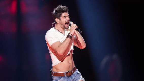 Freddie aus Ungarn auf der ESC Bühne. © NDR Foto: Rolf Klatt