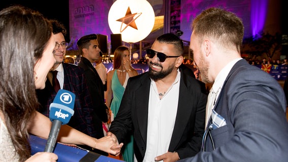 Joci Pápai aus Ungarn auf dem Orange Carpet in Tel Aviv. © Claudia Timmann 