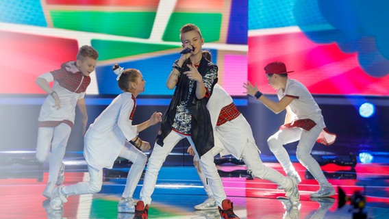 Alexander Minyonok aus Weißrussland auf der Bühne des JESC © EBU Foto: Andres Putting