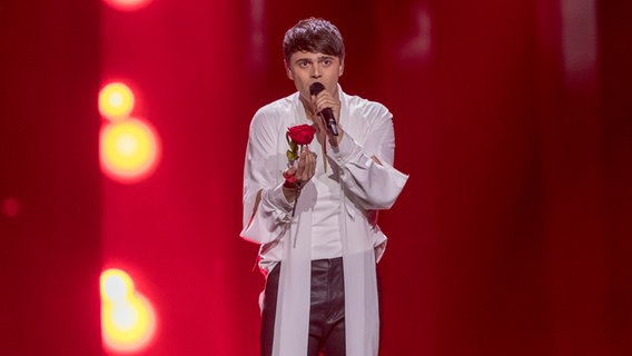 Alekseev auf der Bühne in Lissabon. © eurovision.tv Foto: Andres Putting