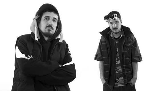 Dejan Dedovic und Mario Dordevic vom Hip-Hop-Duo Who See aus Montenegro © RTCG Foto: Risto Bozovic