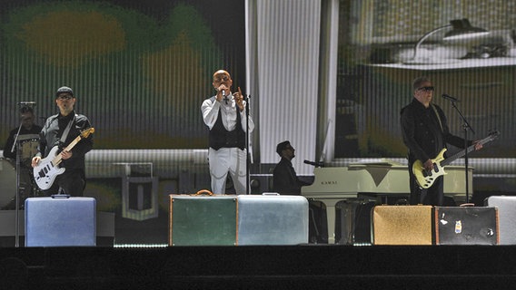 Die Künstler von Voltaj (Rumänien) bei den Proben zum ersten Halbfinale in Wien © EBU/Andres Putting 