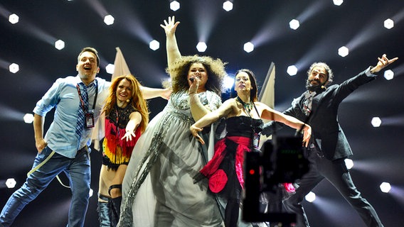 Die Künstlerin Bojana Stamenov aus Serbien bei den Proben zum ersten Halbfinale in Wien © EBU/Andres Putting 