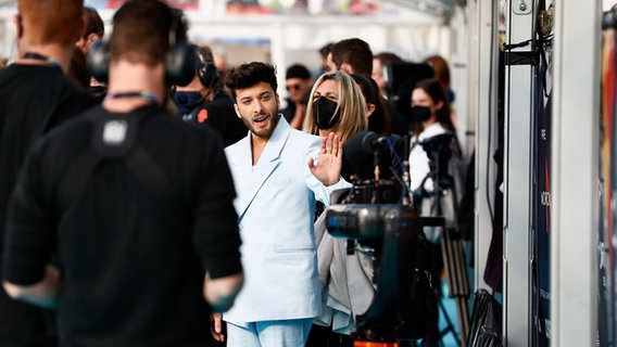 Blas Cantó (Spanien) auf dem "Turquoise Carpet" in Rotterdam. © EBU Foto: Andres Putting