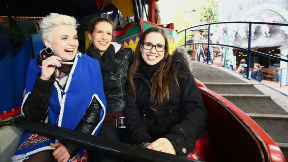 Elaiza und die deutsche Jury im Tivoli © NDR Foto: Rolf Klatt