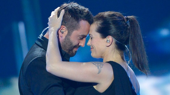 Marta Jandová und Václav Noid Bártabei aus der Tschechischen Republik der Probe für das zweite Halbfinale auf der ESC-Bühne in Wien. © EBU Foto: Andres Putting