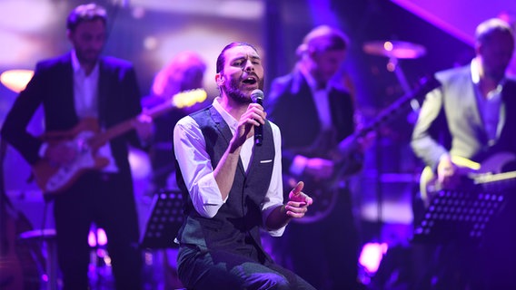 Axel Feige auf der Bühne beim ESC-Vorentscheid  "Unser Song 2017". © Brainpool / Willi Weber Foto: Willi Weber