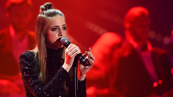 Felicia Lu auf der Bühne beim ESC-Vorentscheid  "Unser Song 2017". © Brainpool / Willi Weber Foto: Willi Weber