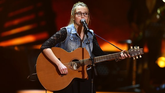 Helene Nissen auf der Bühne beim ESC-Vorentscheid  "Unser Song 2017". © Brainpool / Willi Weber Foto: Willi Weber