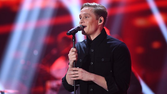 Matthias Schweighöfer auf der Bühne beim ESC-Vorentscheid  "Unser Song 2017". © Brainpool / Willi Weber Foto:  Willi Weber