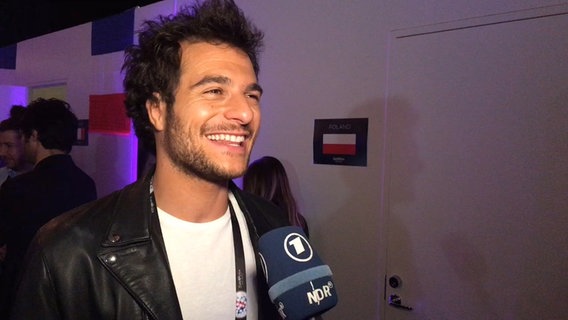 Amir aus Frankreich im Interview.  