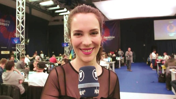 Alina Stiegler im Pressezentrum des ESC in Kiew © NDR 